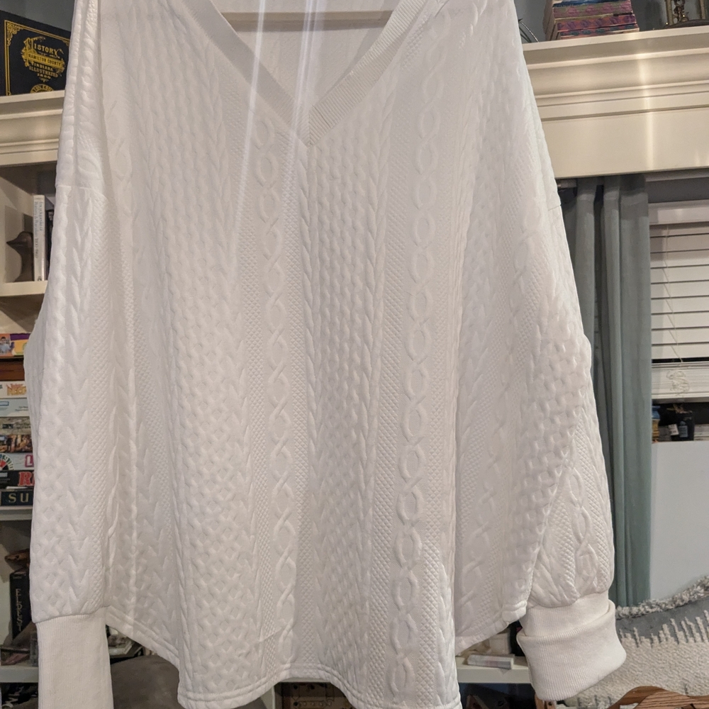 Chic White Cable Knit V-Neck Sweater